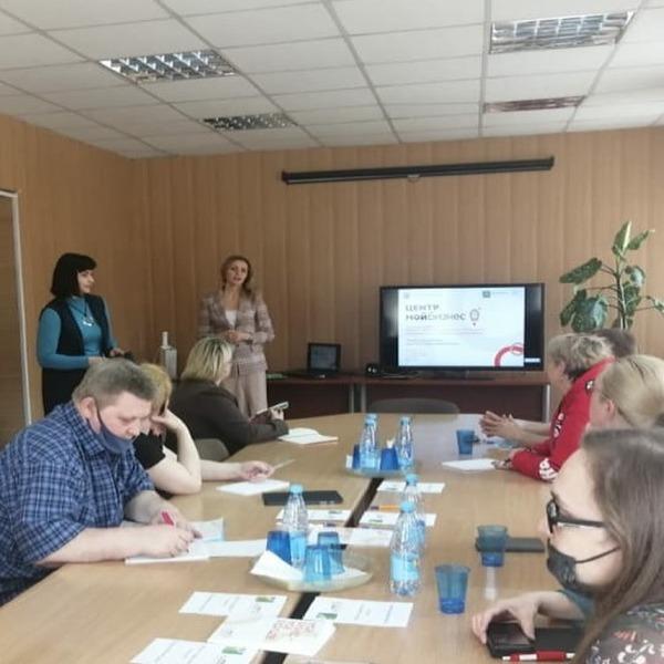 ​​30 апреля представители Центра "Мой бизнес" в лице директора Лапшиной Ольги Сергеевны и начальника центра развития МСП Рибсам Юлии Александровны посетили Центры поддержки предпринимательства Асиновского и Первомайского районов. 